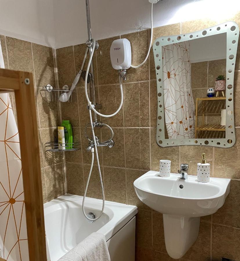 Cozy And Clean Apartment, Near National Arena 부쿠레슈티 외부 사진